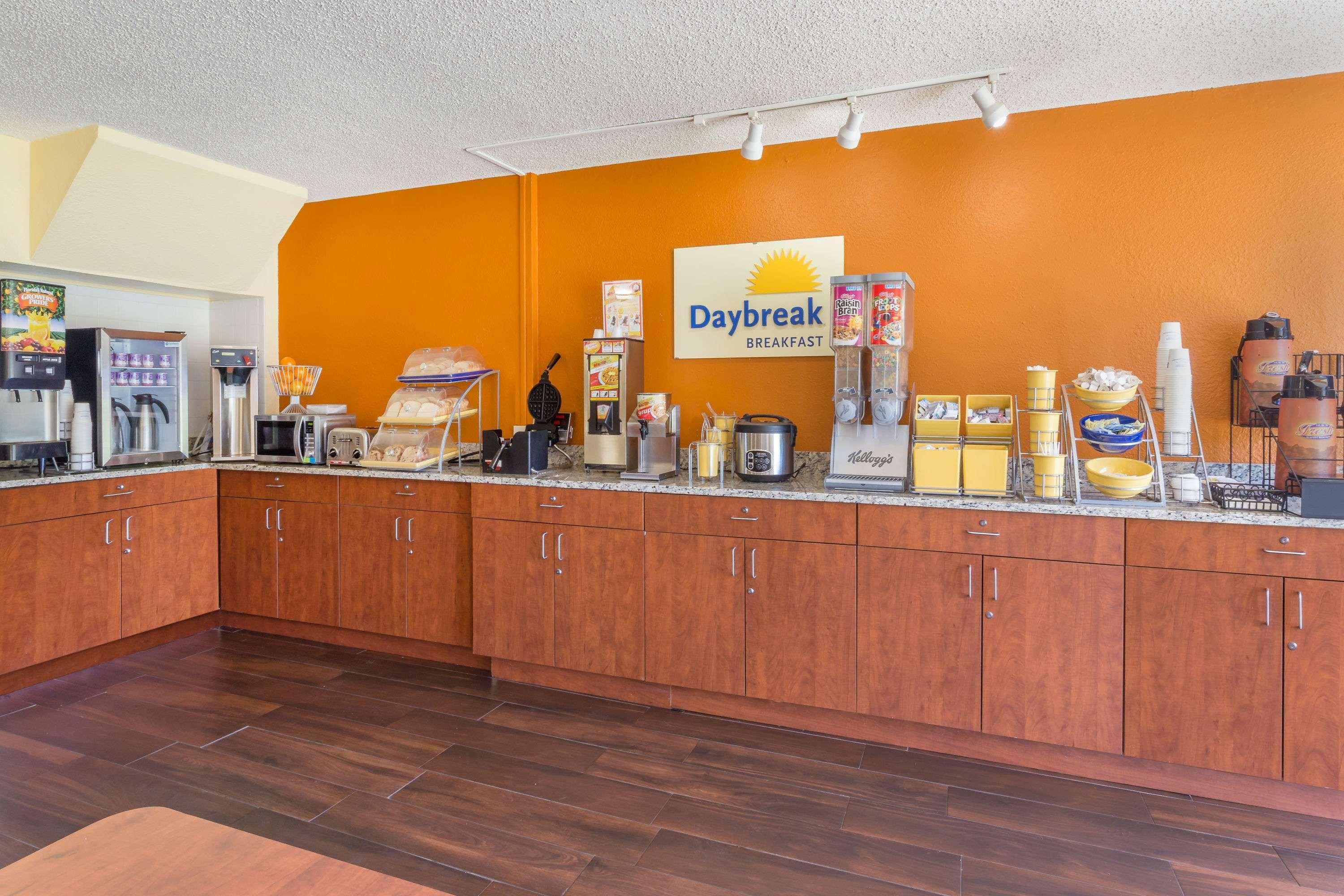 Days Inn By Wyndham Wildwood I-75 Dış mekan fotoğraf